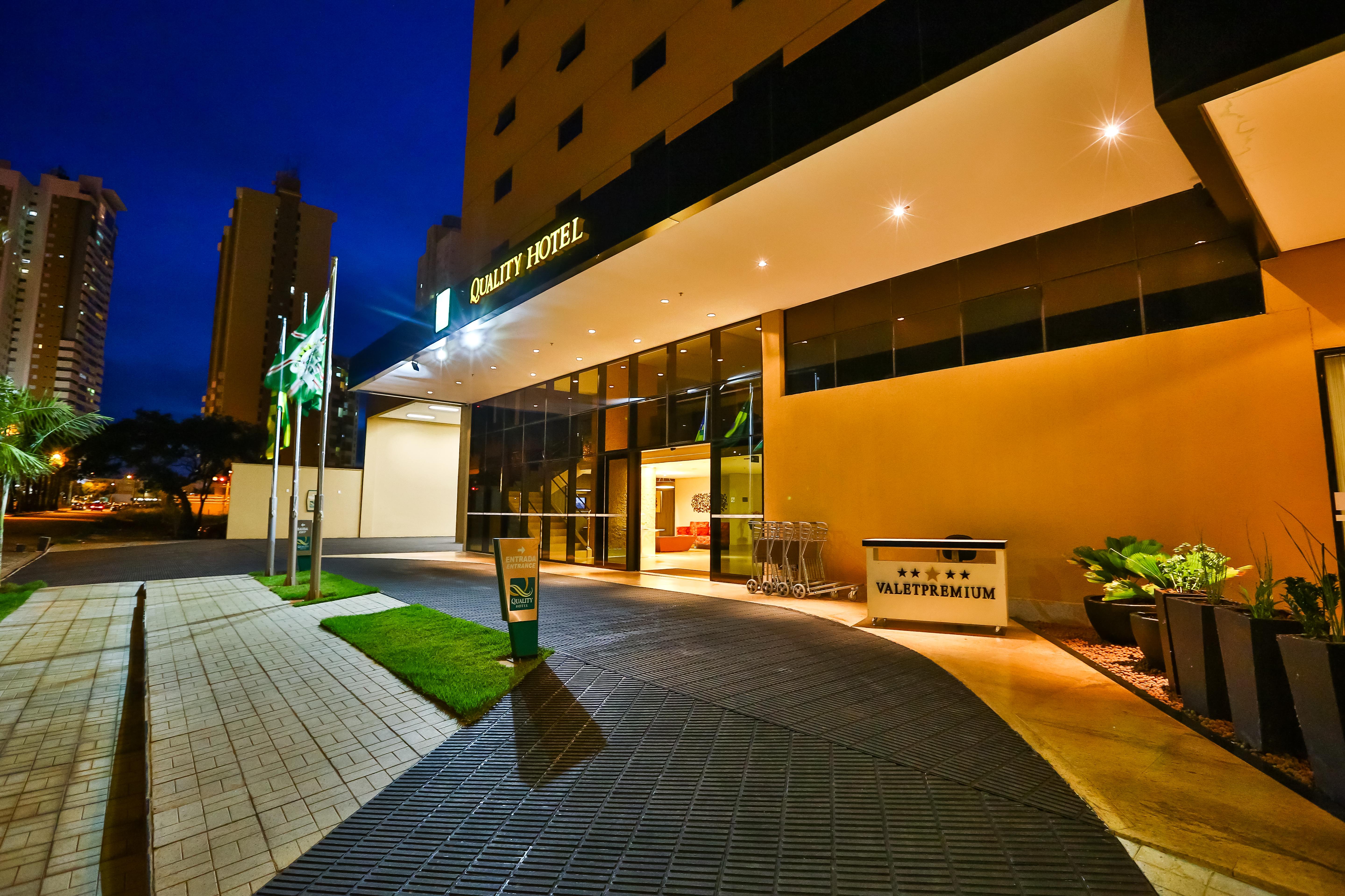 Quality Hotel Flamboyant Goiânia Dış mekan fotoğraf